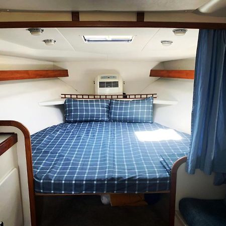 Cozy Private Two Rooms Yacht In Barcelona With Free Parking Sant Adria de Besos Exterior foto