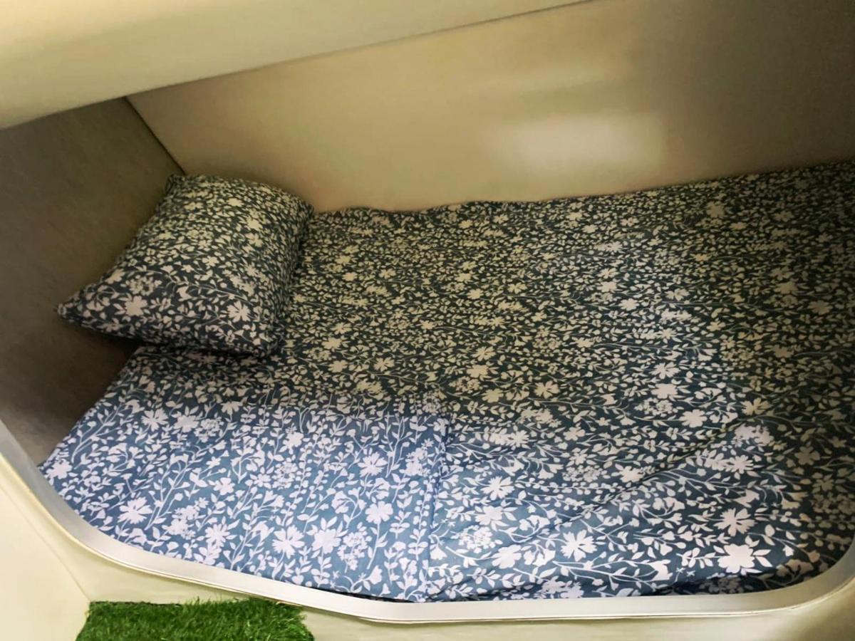 Cozy Private Two Rooms Yacht In Barcelona With Free Parking Sant Adria de Besos Exterior foto